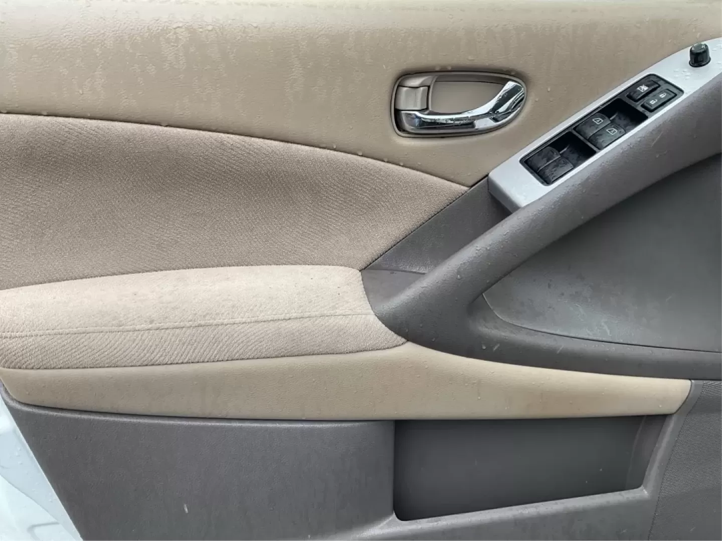 2014 Nissan Murano SV (JN8AZ1MW9EW) with an 3.5L V-6 DOHC engine, located at 401 Woodman Dr, Riverside, OH, 45431, (937) 908-9800, 39.760899, -84.123421 - **Discover the Perfect Blend of Style and Functionality with the 2014 Nissan Murano SV Your Ideal SUV for Riverside Adventures!**<br /> <br /> Are you searching for a versatile vehicle that can keep up with your busy lifestyle? Look no further! The 2014 Nissan Murano SV, available at Advantage Car - Photo#18