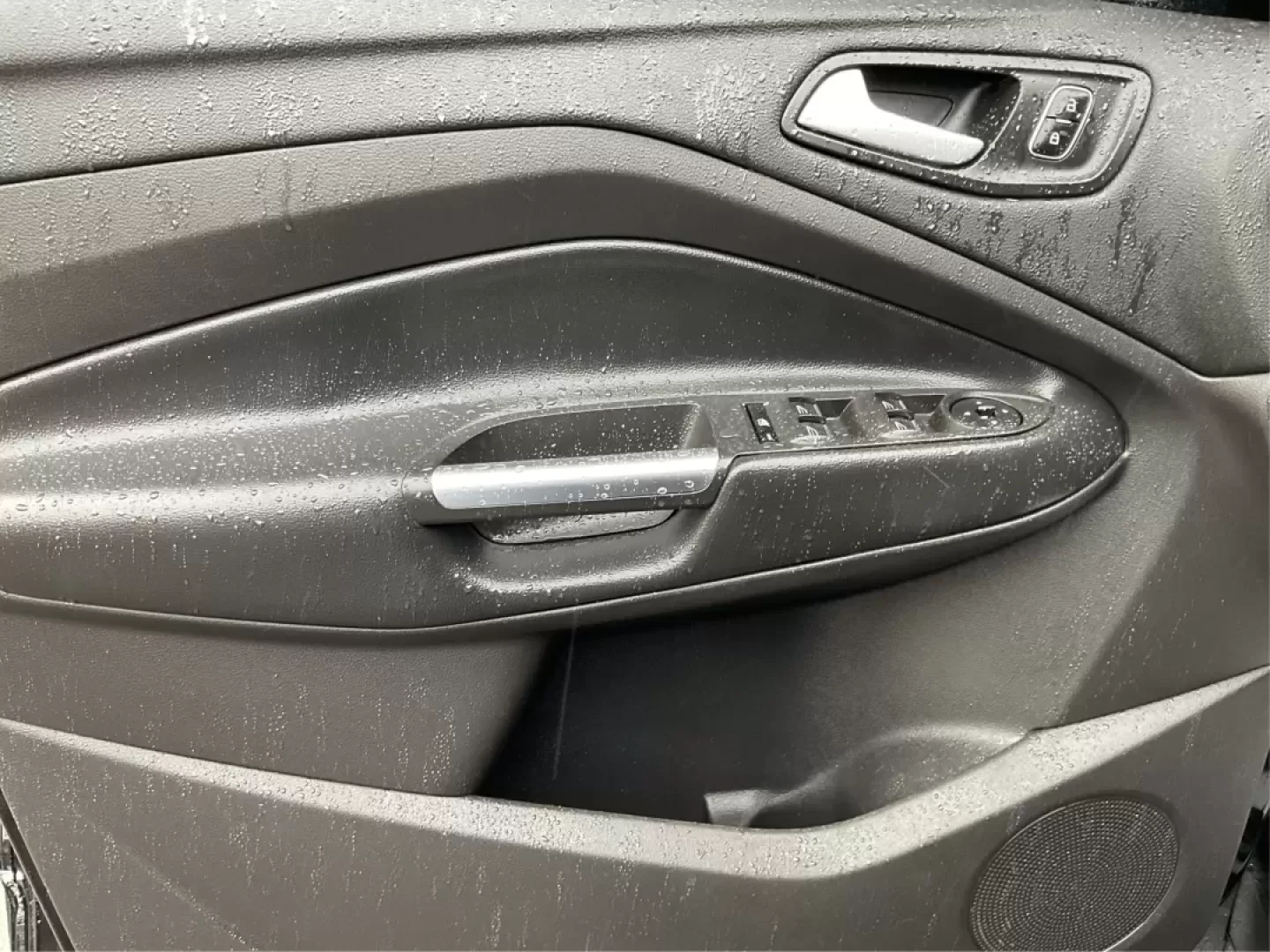 2019 Ford Escape SE (1FMCU0GD1KU) with an Other engine, located at 4508 South Dixie Dr, Moraine, OH, 45439, (937) 908-9800, 39.689976, -84.218452 - **Elevate Your Commute and Adventures with the 2019 Ford Escape SE at Advantage Car and Credit - Moraine!**<br /> <br /> Are you ready to enhance your daily commute or embark on memorable weekend adventures? Look no further than this stunning **2019 Ford Escape SE**, located at **Advantage Car and C - Photo#19