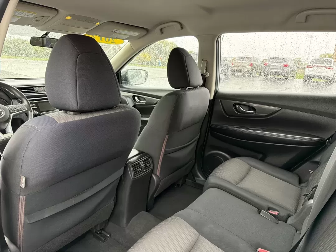 2017 Nissan Rogue S (JN8AT2MVXHW) with an 2.5L I-4 DOHC engine, CVT transmission, located at 1230 East Main St, Xenia, OH, 45385, (937) 908-9800, 39.688026, -83.910172 - ### Adventure Awaits with the 2017 Nissan Rogue at Advantage Car and Credit - Piqua!<br /> <br /> Are you ready to elevate your family adventures, weekend getaways, or daily commutes? Discover the perfect blend of functionality and style in the 2017 Nissan Rogue, available now at Advantage Car and C - Photo#10