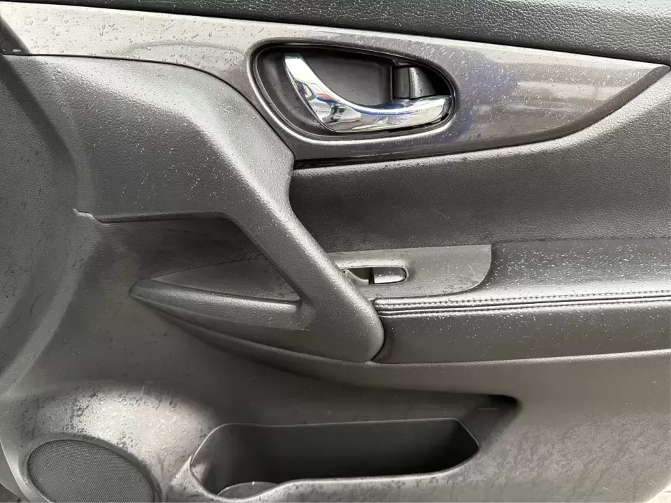 2017 Nissan Rogue S (JN8AT2MVXHW) with an 2.5L I-4 DOHC engine, CVT transmission, located at 1230 East Main St, Xenia, OH, 45385, (937) 908-9800, 39.688026, -83.910172 - ### Adventure Awaits with the 2017 Nissan Rogue at Advantage Car and Credit - Piqua!<br /> <br /> Are you ready to elevate your family adventures, weekend getaways, or daily commutes? Discover the perfect blend of functionality and style in the 2017 Nissan Rogue, available now at Advantage Car and C - Photo#18