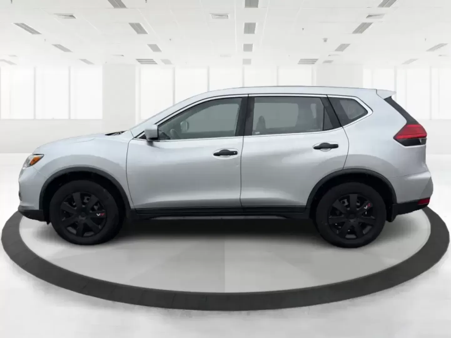 2017 Nissan Rogue S (JN8AT2MVXHW) with an 2.5L I-4 DOHC engine, located at 880 E. National Road, Vandalia, OH, 45377, (937) 908-9800, 39.891918, -84.183594 - ### Adventure Awaits with the 2017 Nissan Rogue at Advantage Car and Credit - Piqua!<br /> <br /> Are you ready to elevate your family adventures, weekend getaways, or daily commutes? Discover the perfect blend of functionality and style in the 2017 Nissan Rogue, available now at Advantage Car and C - Photo#5