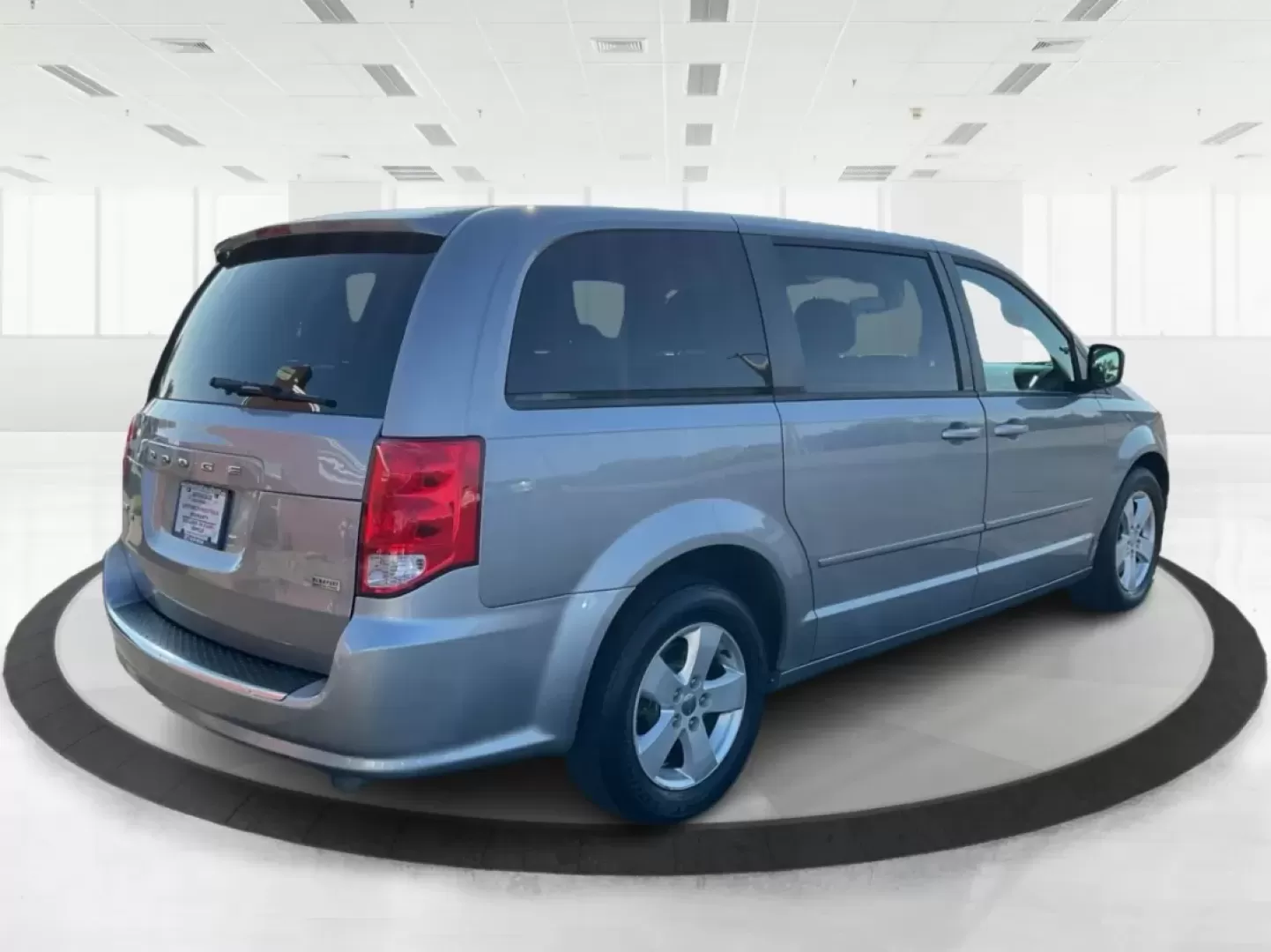 2013 Dodge Grand Caravan SE (2C4RDGBG5DR) with an Pentastar 3.6L V-6 DOHC engine, located at 401 Woodman Dr, Riverside, OH, 45431, (937) 908-9800, 39.760899, -84.123421 - **Explore the Open Road with Confidence: 2013 Dodge Grand Caravan SE at Advantage Car and Credit - Riverside**<br /> <br /> Are you ready to embrace the freedom of the open road with your family or enjoy weekend adventures with friends? The 2013 Dodge Grand Caravan SE is designed for those who value - Photo#2