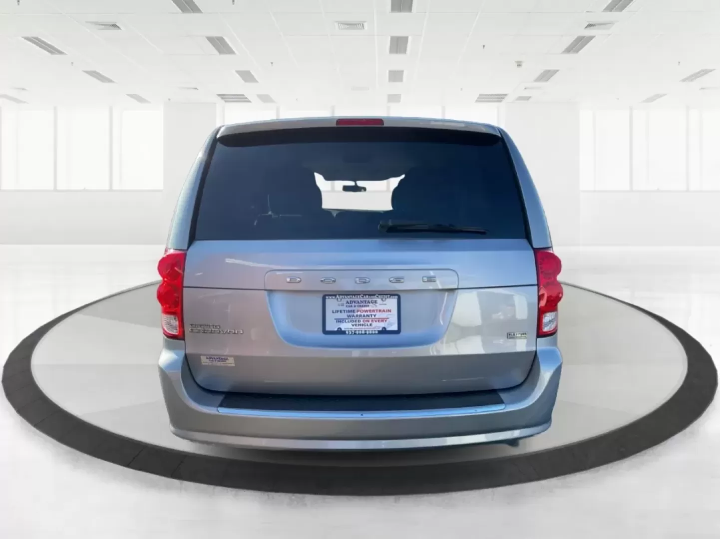 2013 Dodge Grand Caravan SE (2C4RDGBG5DR) with an Pentastar 3.6L V-6 DOHC engine, located at 401 Woodman Dr, Riverside, OH, 45431, (937) 908-9800, 39.760899, -84.123421 - **Explore the Open Road with Confidence: 2013 Dodge Grand Caravan SE at Advantage Car and Credit - Riverside**<br /> <br /> Are you ready to embrace the freedom of the open road with your family or enjoy weekend adventures with friends? The 2013 Dodge Grand Caravan SE is designed for those who value - Photo#3