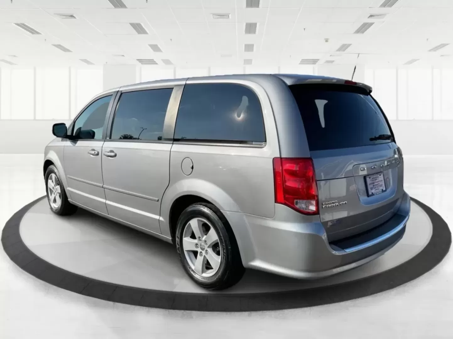 2013 Dodge Grand Caravan SE (2C4RDGBG5DR) with an Pentastar 3.6L V-6 DOHC engine, located at 401 Woodman Dr, Riverside, OH, 45431, (937) 908-9800, 39.760899, -84.123421 - **Explore the Open Road with Confidence: 2013 Dodge Grand Caravan SE at Advantage Car and Credit - Riverside**<br /> <br /> Are you ready to embrace the freedom of the open road with your family or enjoy weekend adventures with friends? The 2013 Dodge Grand Caravan SE is designed for those who value - Photo#4