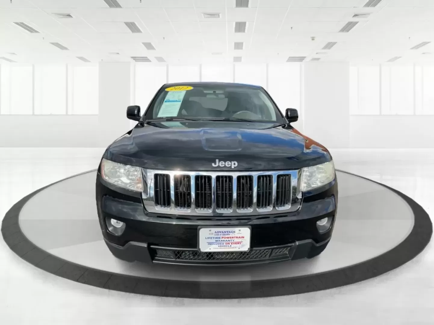 2012 Jeep Grand Cherokee Laredo (1C4RJFAG1CC) with an Other engine, located at 1230 East Main St, Xenia, OH, 45385, (937) 908-9800, 39.688026, -83.910172 - Are you ready to elevate your adventures with a rugged yet refined SUV? Look no further than this 2012 Jeep Grand Cherokee Laredo, now available at Advantage Car and Credit in Xenia, OH. This versatile vehicle is perfect for families embarking on weekend getaways, commuters tackling long drives, or - Photo#7