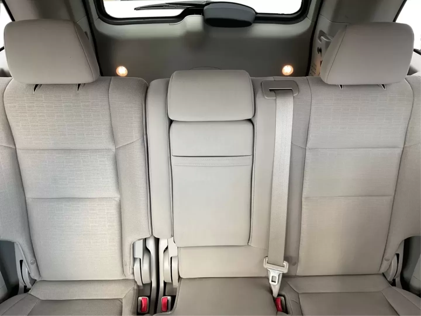 2012 Jeep Grand Cherokee Laredo (1C4RJFAG1CC) with an Other engine, located at 1230 East Main St, Xenia, OH, 45385, (937) 908-9800, 39.688026, -83.910172 - Are you ready to elevate your adventures with a rugged yet refined SUV? Look no further than this 2012 Jeep Grand Cherokee Laredo, now available at Advantage Car and Credit in Xenia, OH. This versatile vehicle is perfect for families embarking on weekend getaways, commuters tackling long drives, or - Photo#14