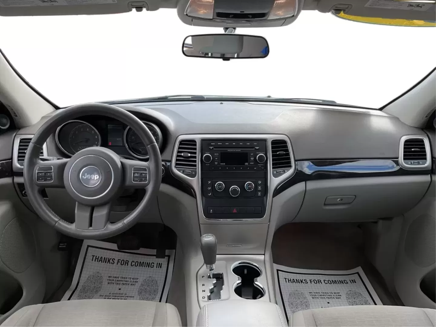 2012 Jeep Grand Cherokee Laredo (1C4RJFAG1CC) with an Other engine, located at 1230 East Main St, Xenia, OH, 45385, (937) 908-9800, 39.688026, -83.910172 - Are you ready to elevate your adventures with a rugged yet refined SUV? Look no further than this 2012 Jeep Grand Cherokee Laredo, now available at Advantage Car and Credit in Xenia, OH. This versatile vehicle is perfect for families embarking on weekend getaways, commuters tackling long drives, or - Photo#21