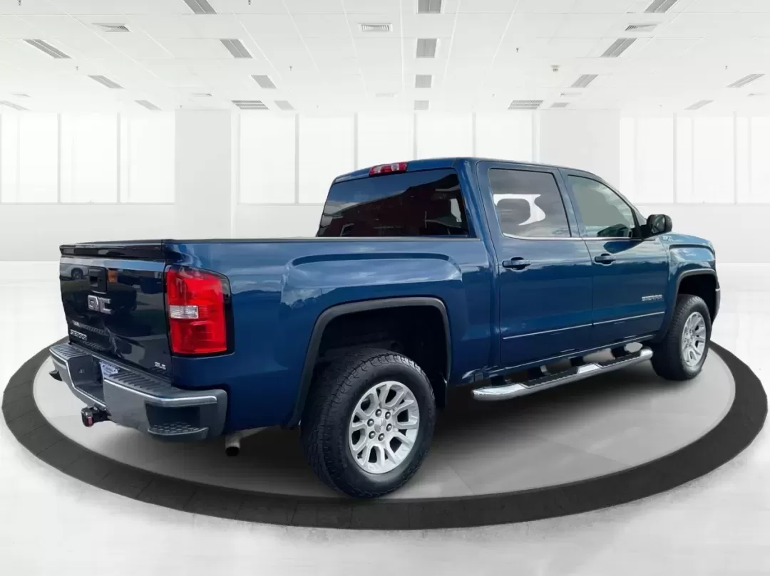 2018 GMC Sierra 1500 SLE (3GTU2MEC2JG) with an 5.3 engine, located at 1230 East Main St, Xenia, OH, 45385, (937) 908-9800, 39.688026, -83.910172 - Elevate your lifestyle with the unparalleled capability and comfort of the 2018 GMC Sierra 1500 SLE, now available at Advantage Car and Credit in Xenia, OH. This crew cab truck is not just a vehicle; it's a versatile companion for weekend adventures, family outings, and daily commutes alike. If you' - Photo#2