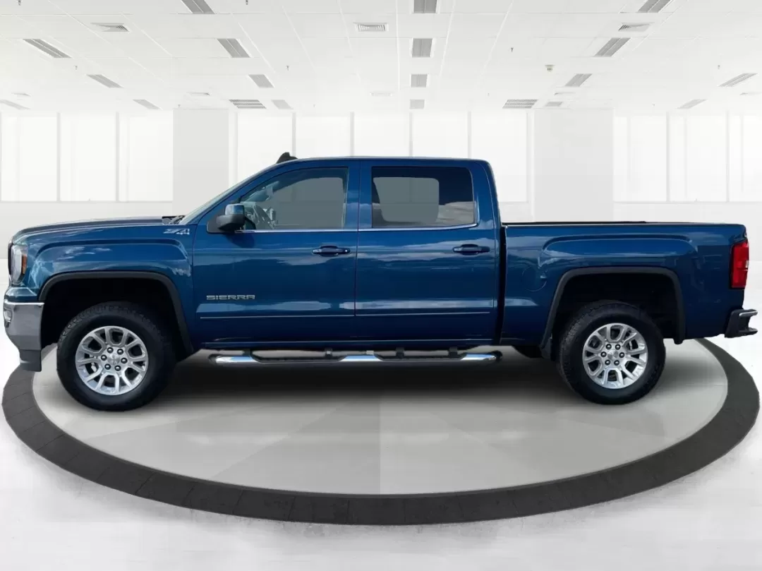 2018 GMC Sierra 1500 SLE (3GTU2MEC2JG) with an 5.3 engine, located at 1230 East Main St, Xenia, OH, 45385, (937) 908-9800, 39.688026, -83.910172 - Elevate your lifestyle with the unparalleled capability and comfort of the 2018 GMC Sierra 1500 SLE, now available at Advantage Car and Credit in Xenia, OH. This crew cab truck is not just a vehicle; it's a versatile companion for weekend adventures, family outings, and daily commutes alike. If you' - Photo#5