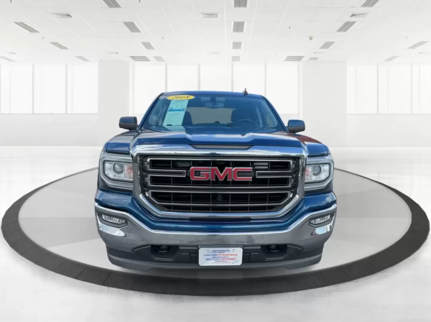 2018 GMC Sierra 1500 SLE (3GTU2MEC2JG) with an 5.3 engine, located at 1230 East Main St, Xenia, OH, 45385, (937) 908-9800, 39.688026, -83.910172 - Elevate your lifestyle with the unparalleled capability and comfort of the 2018 GMC Sierra 1500 SLE, now available at Advantage Car and Credit in Xenia, OH. This crew cab truck is not just a vehicle; it's a versatile companion for weekend adventures, family outings, and daily commutes alike. If you' - Photo#7