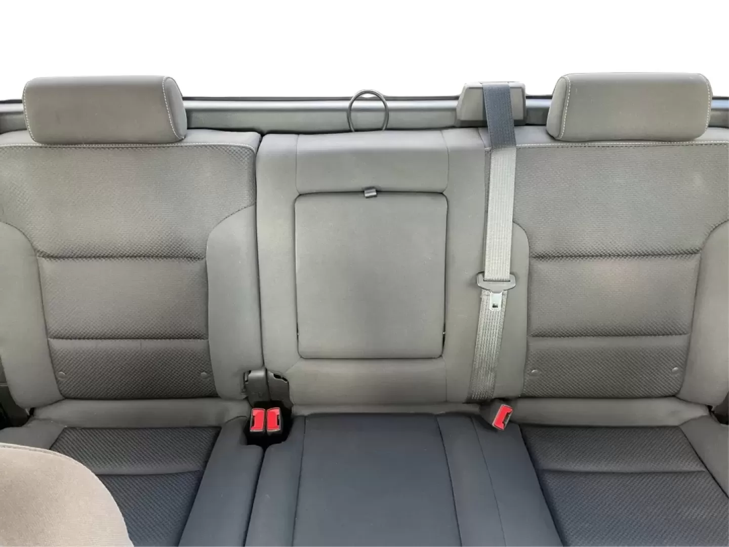 2018 GMC Sierra 1500 SLE (3GTU2MEC2JG) with an 5.3 engine, located at 1230 East Main St, Xenia, OH, 45385, (937) 908-9800, 39.688026, -83.910172 - Elevate your lifestyle with the unparalleled capability and comfort of the 2018 GMC Sierra 1500 SLE, now available at Advantage Car and Credit in Xenia, OH. This crew cab truck is not just a vehicle; it's a versatile companion for weekend adventures, family outings, and daily commutes alike. If you' - Photo#13