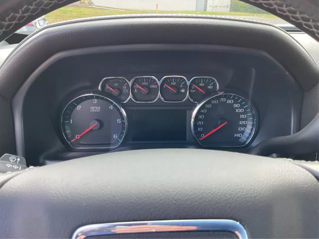 2018 GMC Sierra 1500 SLE (3GTU2MEC2JG) with an 5.3 engine, located at 1230 East Main St, Xenia, OH, 45385, (937) 908-9800, 39.688026, -83.910172 - Elevate your lifestyle with the unparalleled capability and comfort of the 2018 GMC Sierra 1500 SLE, now available at Advantage Car and Credit in Xenia, OH. This crew cab truck is not just a vehicle; it's a versatile companion for weekend adventures, family outings, and daily commutes alike. If you' - Photo#14