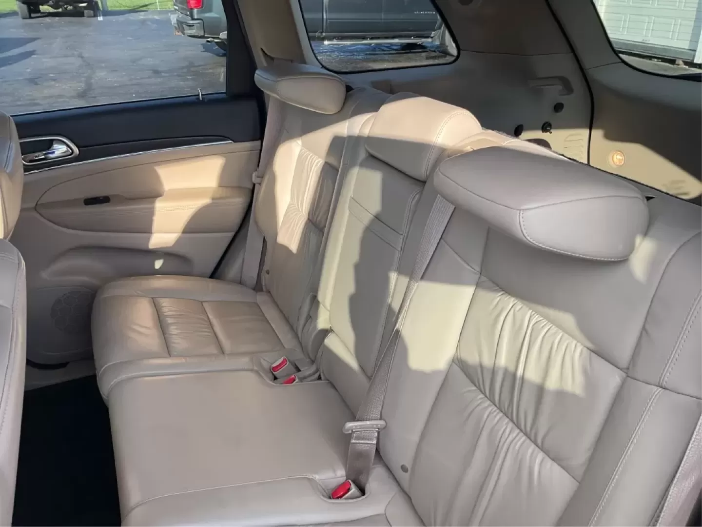 2014 Jeep Grand Cherokee Limited (1C4RJFBG8EC) with an Other engine, located at 1099 N County Rd 25A , Troy, OH, 45373, (937) 908-9800, 40.057079, -84.212883 - Are you ready to elevate your weekend adventures or transform your daily commute? Look no further! At Advantage Car and Credit in Troy, OH, we are excited to present this stunning 2014 Jeep Grand Cherokee Limited. This versatile SUV is not just a vehicle; it's a lifestyle enhancer, perfect for famil - Photo#10