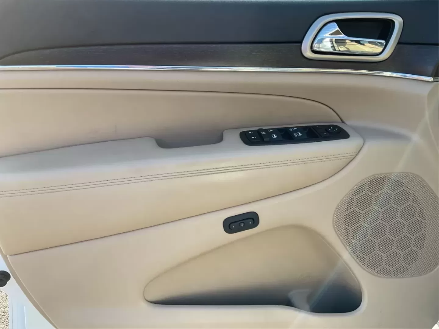 2014 Jeep Grand Cherokee Limited (1C4RJFBG8EC) with an Other engine, located at 1099 N County Rd 25A , Troy, OH, 45373, (937) 908-9800, 40.057079, -84.212883 - Are you ready to elevate your weekend adventures or transform your daily commute? Look no further! At Advantage Car and Credit in Troy, OH, we are excited to present this stunning 2014 Jeep Grand Cherokee Limited. This versatile SUV is not just a vehicle; it's a lifestyle enhancer, perfect for famil - Photo#19