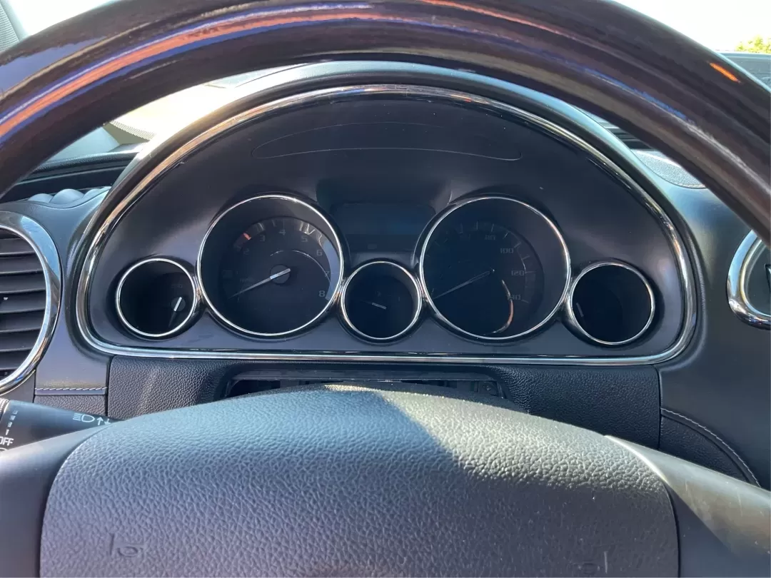 2015 Buick Enclave Leather (5GAKRBKD3FJ) with an 3.6L V-6 gasoline direct injection engine, 6-Speed Automatic Overdrive transmission, located at 4508 South Dixie Dr, Moraine, OH, 45439, (937) 908-9800, 39.689976, -84.218452 - **Discover Your Next Adventure with the 2015 Buick Enclave at Advantage Car and Credit - Piqua!**<br /> <br /> Are you ready to elevate your family adventures or daily commutes? The 2015 Buick Enclave is the perfect vehicle for growing families and weekend explorers alike. With its spacious interior - Photo#14