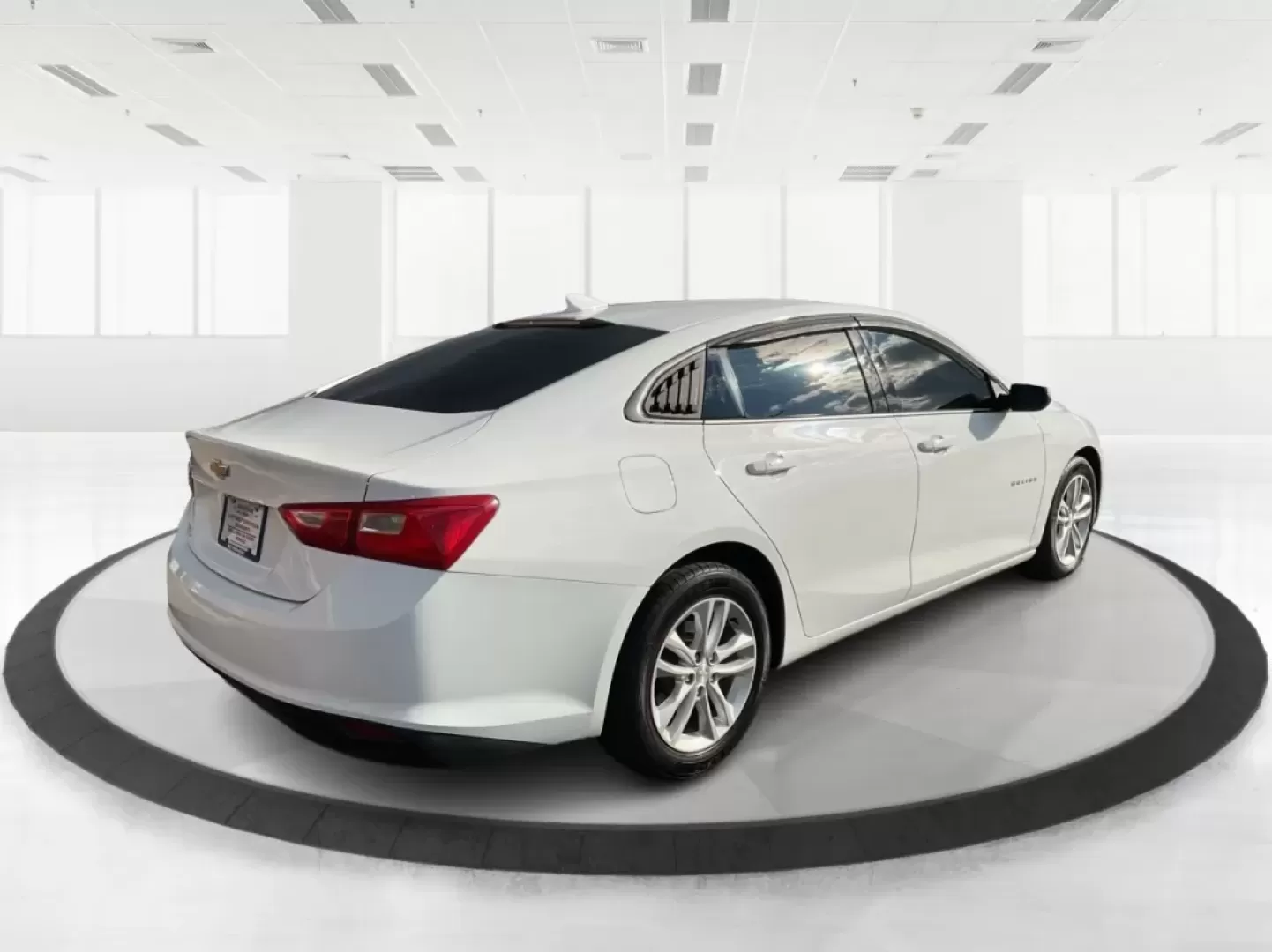 2017 Chevrolet Malibu 1LT (1G1ZE5ST4HF) with an 1.5L I-4 gasoline direct injection engine, located at 1184 Kauffman Ave, Fairborn, OH, 45324, (937) 908-9800, 39.807072, -84.030914 - ### Drive Your Dreams with This 2017 Chevrolet Malibu Perfect for Modern Living!<br /> <br /> Are you in search of a reliable sedan that balances comfort, efficiency, and style? Look no further than this stunning 2017 Chevrolet Malibu 1LT, available now at Advantage Car and Credit in Fairborn, OH. - Photo#2