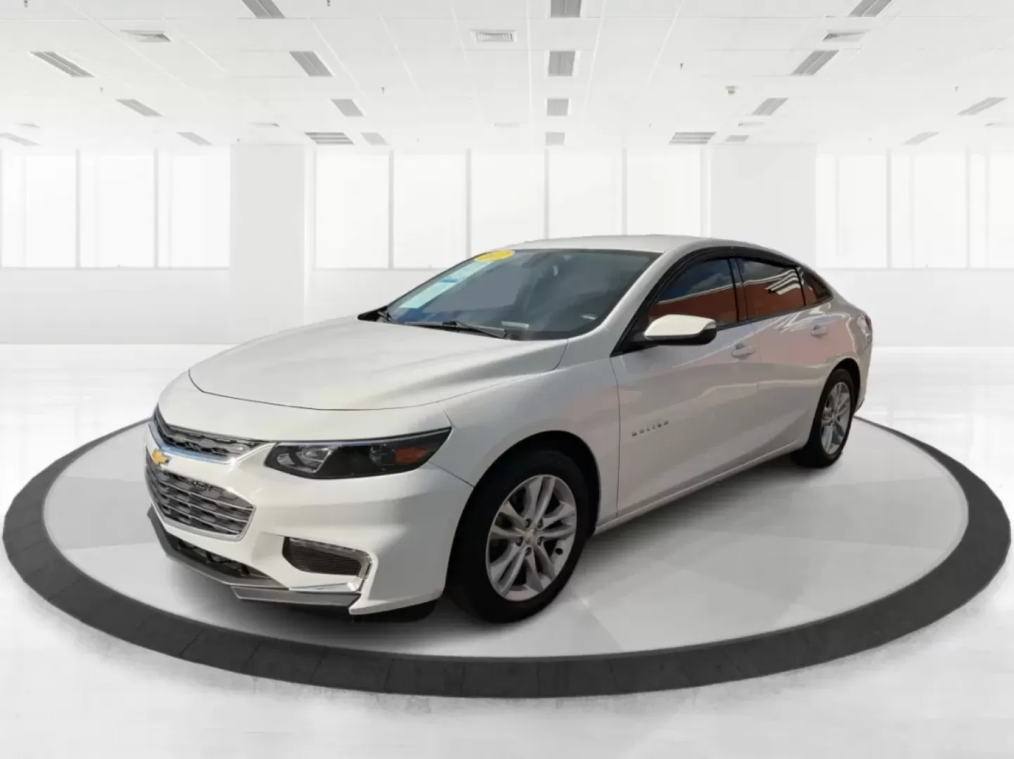 2017 Chevrolet Malibu 1LT (1G1ZE5ST4HF) with an 1.5L I-4 gasoline direct injection engine, located at 1184 Kauffman Ave, Fairborn, OH, 45324, (937) 908-9800, 39.807072, -84.030914 - ### Drive Your Dreams with This 2017 Chevrolet Malibu Perfect for Modern Living!<br /> <br /> Are you in search of a reliable sedan that balances comfort, efficiency, and style? Look no further than this stunning 2017 Chevrolet Malibu 1LT, available now at Advantage Car and Credit in Fairborn, OH. - Photo#8