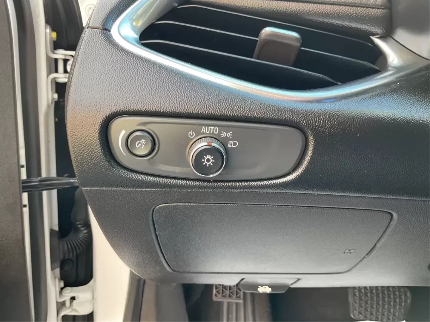 2017 Chevrolet Malibu 1LT (1G1ZE5ST4HF) with an 1.5L I-4 gasoline direct injection engine, located at 1184 Kauffman Ave, Fairborn, OH, 45324, (937) 908-9800, 39.807072, -84.030914 - ### Drive Your Dreams with This 2017 Chevrolet Malibu Perfect for Modern Living!<br /> <br /> Are you in search of a reliable sedan that balances comfort, efficiency, and style? Look no further than this stunning 2017 Chevrolet Malibu 1LT, available now at Advantage Car and Credit in Fairborn, OH. - Photo#17