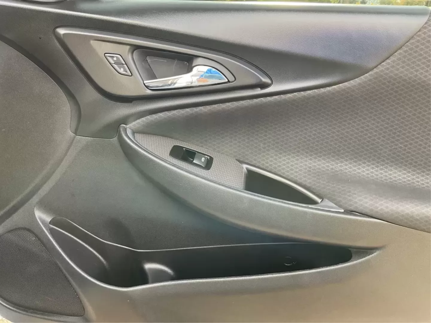 2017 Chevrolet Malibu 1LT (1G1ZE5ST4HF) with an 1.5L I-4 gasoline direct injection engine, located at 1184 Kauffman Ave, Fairborn, OH, 45324, (937) 908-9800, 39.807072, -84.030914 - ### Drive Your Dreams with This 2017 Chevrolet Malibu Perfect for Modern Living!<br /> <br /> Are you in search of a reliable sedan that balances comfort, efficiency, and style? Look no further than this stunning 2017 Chevrolet Malibu 1LT, available now at Advantage Car and Credit in Fairborn, OH. - Photo#20