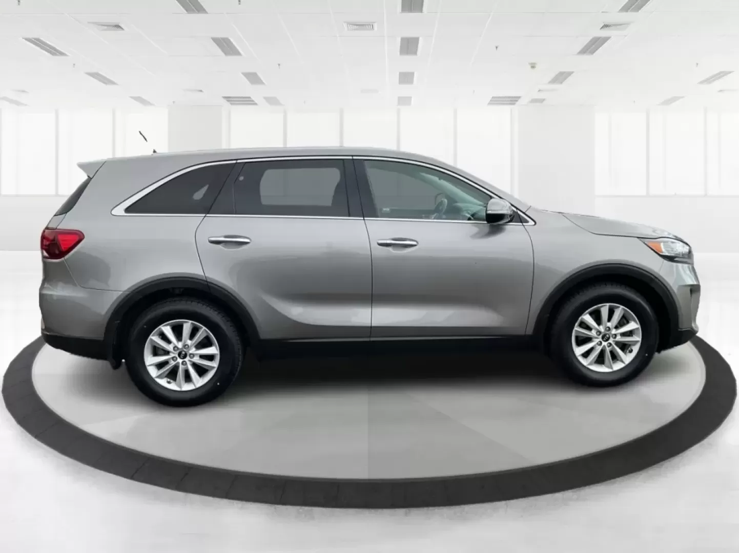 2019 Kia Sorento 2.4L LX (5XYPG4A33KG) with an 2.4L I-4 gasoline direct injection engine, located at 1951 S Dayton Lakeview Rd., New Carlisle, OH, 45344, (937) 908-9800, 39.890999, -84.050255 - **Discover Your Next Adventure with the 2019 Kia Sorento at Advantage Car and Credit!**<br /> <br /> Are you ready to elevate your lifestyle with a vehicle that perfectly blends comfort, versatility, and style? Look no further than the 2019 Kia Sorento, available now at Advantage Car and Credit in N - Photo#1