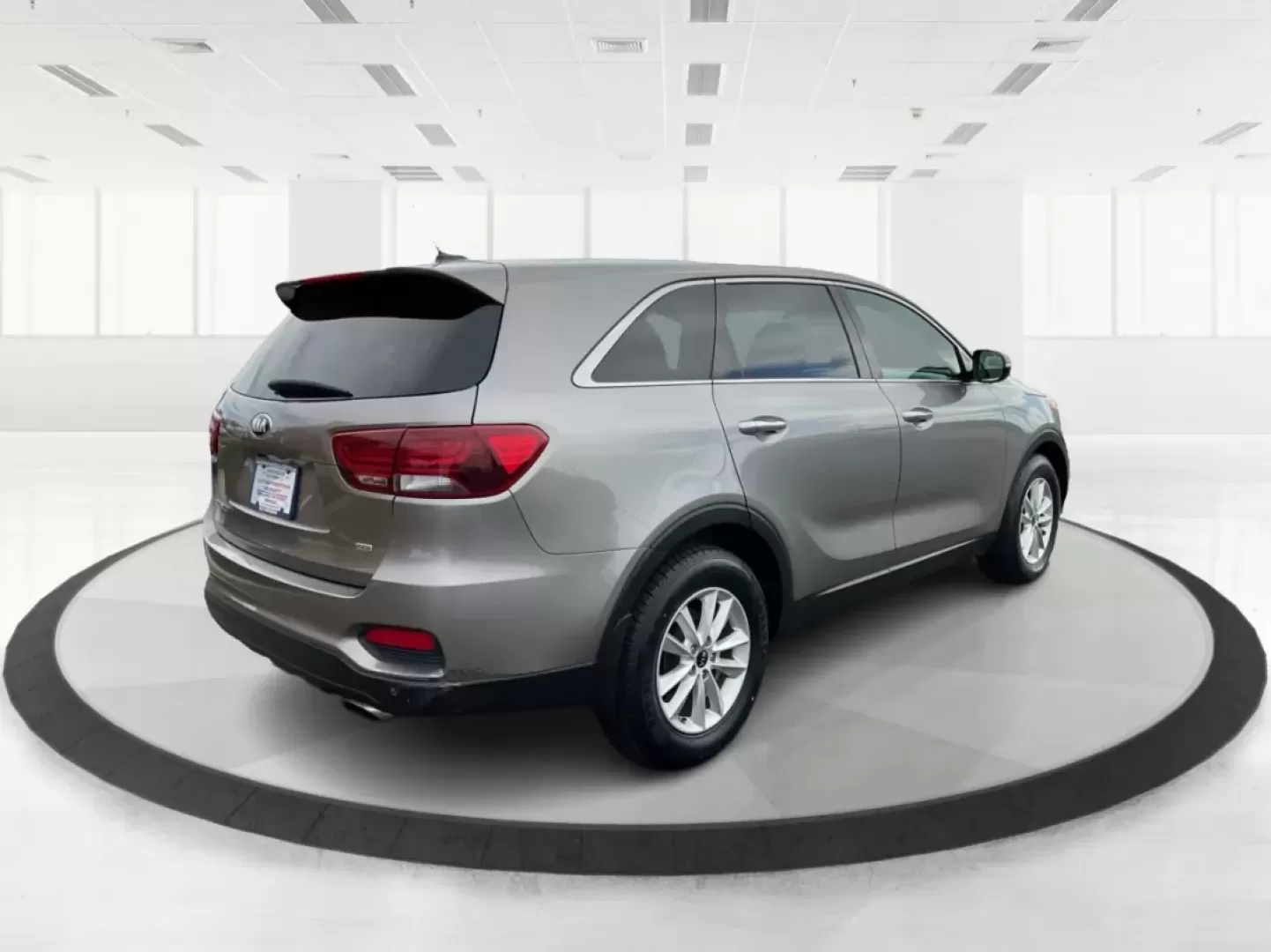 2019 Kia Sorento 2.4L LX (5XYPG4A33KG) with an 2.4L I-4 gasoline direct injection engine, located at 1951 S Dayton Lakeview Rd., New Carlisle, OH, 45344, (937) 908-9800, 39.890999, -84.050255 - **Discover Your Next Adventure with the 2019 Kia Sorento at Advantage Car and Credit!**<br /> <br /> Are you ready to elevate your lifestyle with a vehicle that perfectly blends comfort, versatility, and style? Look no further than the 2019 Kia Sorento, available now at Advantage Car and Credit in N - Photo#2