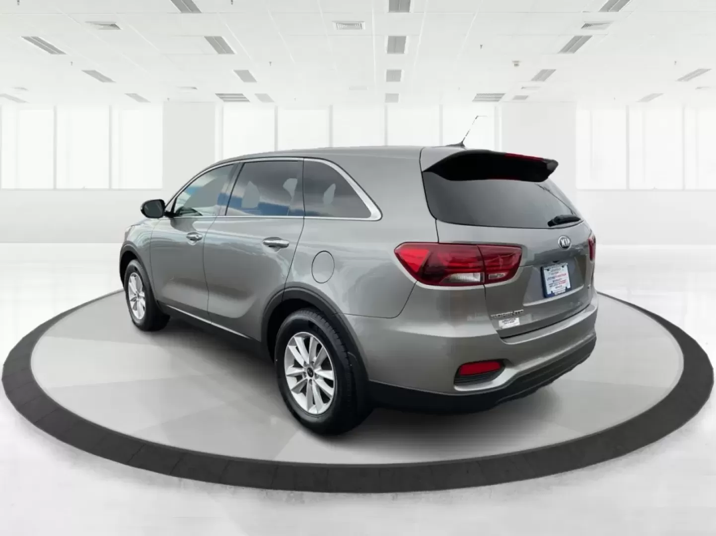 2019 Kia Sorento 2.4L LX (5XYPG4A33KG) with an 2.4L I-4 gasoline direct injection engine, located at 1951 S Dayton Lakeview Rd., New Carlisle, OH, 45344, (937) 908-9800, 39.890999, -84.050255 - **Discover Your Next Adventure with the 2019 Kia Sorento at Advantage Car and Credit!**<br /> <br /> Are you ready to elevate your lifestyle with a vehicle that perfectly blends comfort, versatility, and style? Look no further than the 2019 Kia Sorento, available now at Advantage Car and Credit in N - Photo#4