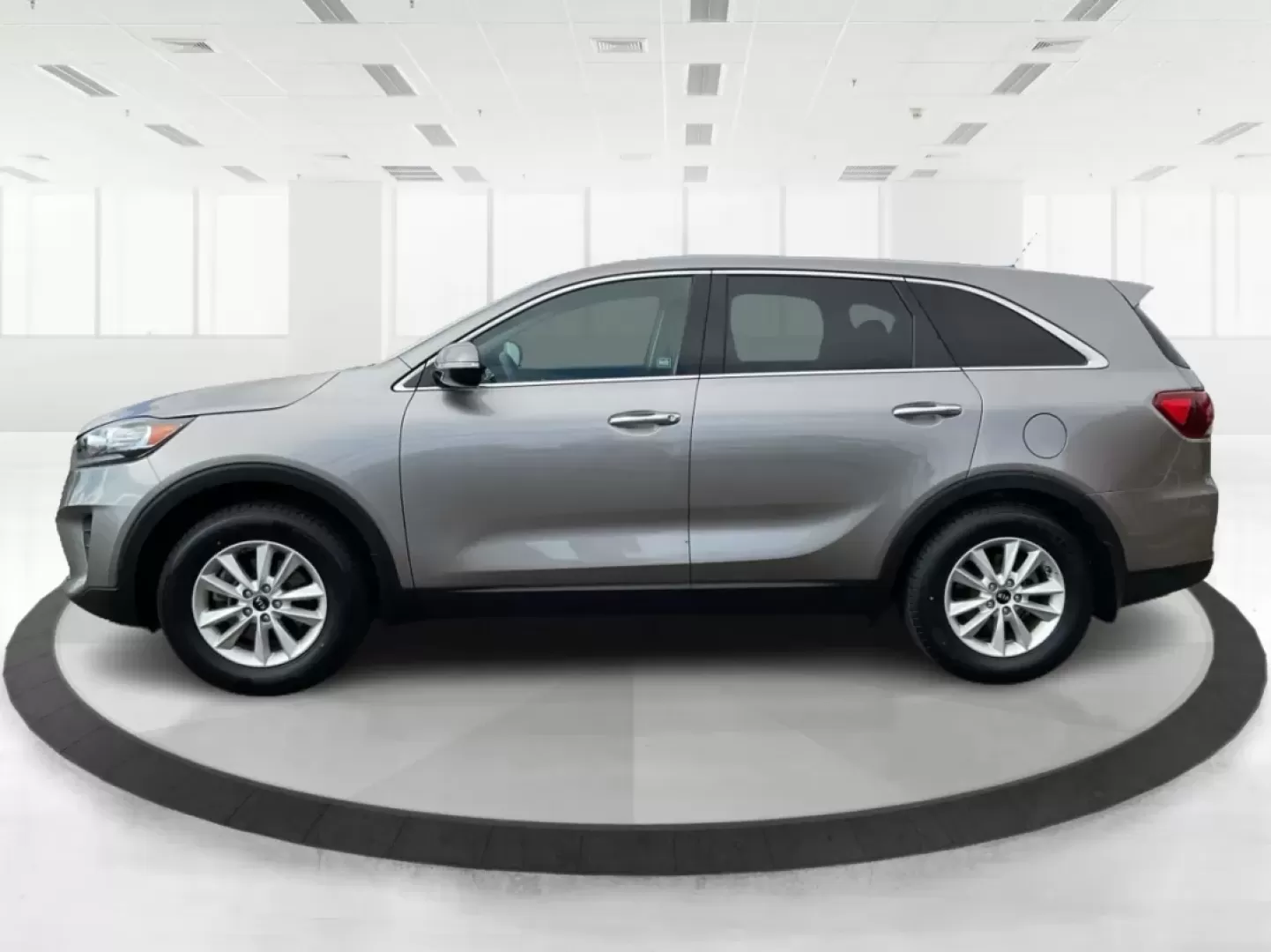 2019 Kia Sorento 2.4L LX (5XYPG4A33KG) with an 2.4L I-4 gasoline direct injection engine, located at 1951 S Dayton Lakeview Rd., New Carlisle, OH, 45344, (937) 908-9800, 39.890999, -84.050255 - **Discover Your Next Adventure with the 2019 Kia Sorento at Advantage Car and Credit!**<br /> <br /> Are you ready to elevate your lifestyle with a vehicle that perfectly blends comfort, versatility, and style? Look no further than the 2019 Kia Sorento, available now at Advantage Car and Credit in N - Photo#5