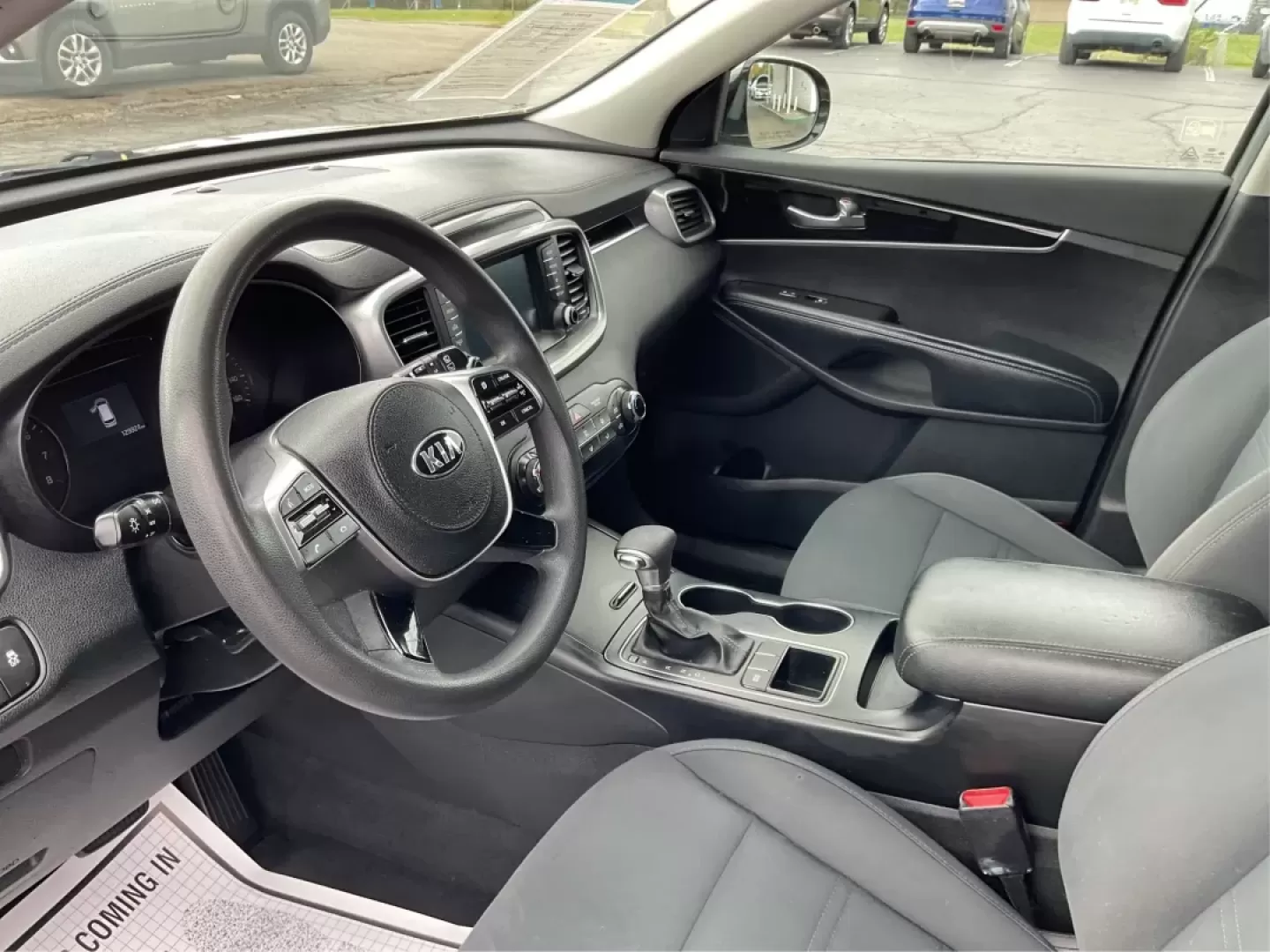 2019 Kia Sorento 2.4L LX (5XYPG4A33KG) with an 2.4L I-4 gasoline direct injection engine, located at 1951 S Dayton Lakeview Rd., New Carlisle, OH, 45344, (937) 908-9800, 39.890999, -84.050255 - **Discover Your Next Adventure with the 2019 Kia Sorento at Advantage Car and Credit!**<br /> <br /> Are you ready to elevate your lifestyle with a vehicle that perfectly blends comfort, versatility, and style? Look no further than the 2019 Kia Sorento, available now at Advantage Car and Credit in N - Photo#9