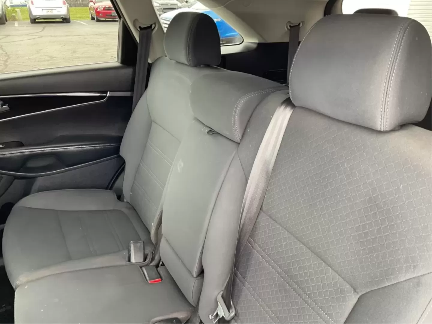 2019 Kia Sorento 2.4L LX (5XYPG4A33KG) with an 2.4L I-4 gasoline direct injection engine, located at 1951 S Dayton Lakeview Rd., New Carlisle, OH, 45344, (937) 908-9800, 39.890999, -84.050255 - **Discover Your Next Adventure with the 2019 Kia Sorento at Advantage Car and Credit!**<br /> <br /> Are you ready to elevate your lifestyle with a vehicle that perfectly blends comfort, versatility, and style? Look no further than the 2019 Kia Sorento, available now at Advantage Car and Credit in N - Photo#10