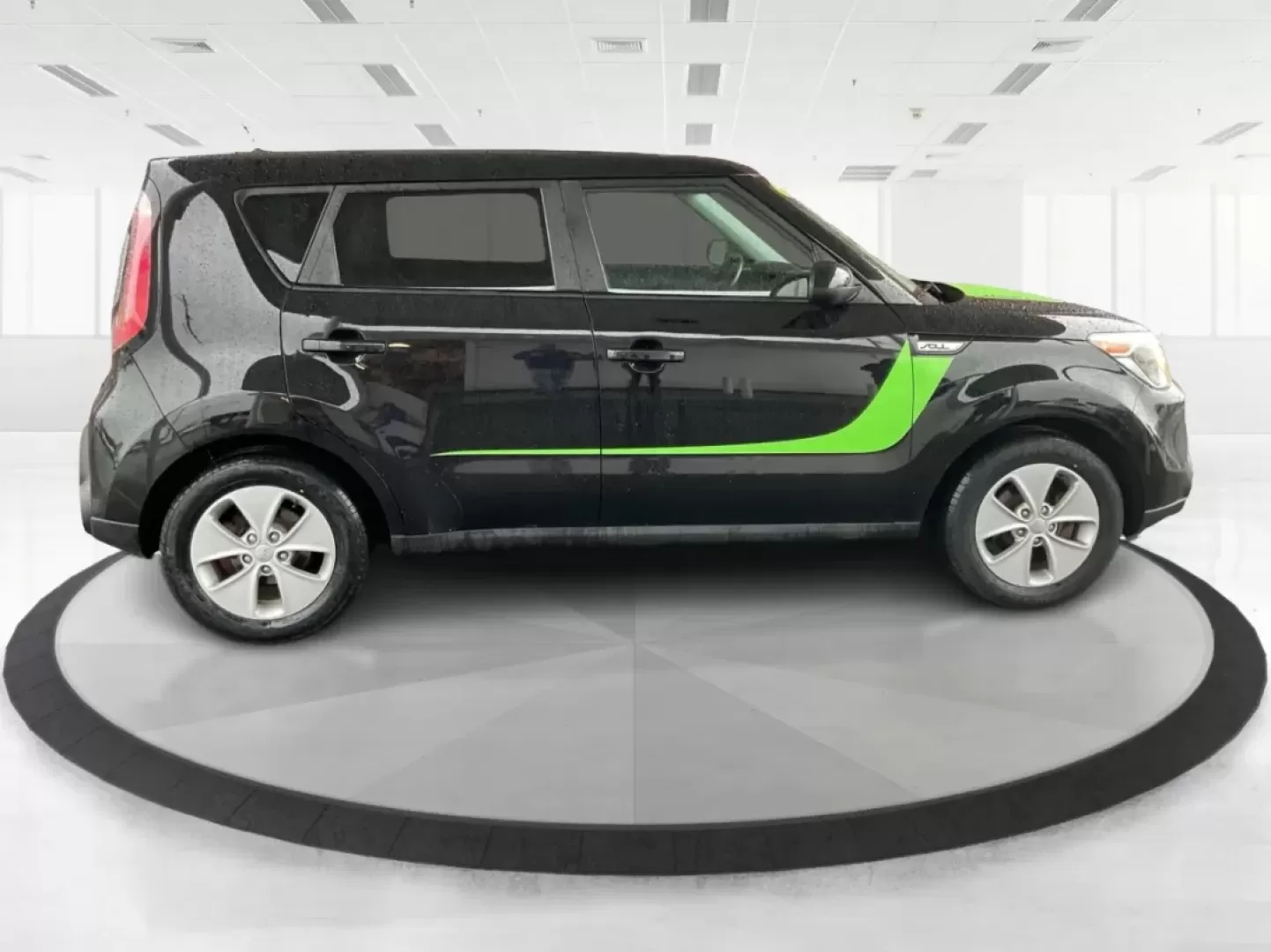 2016 Kia Soul Base (KNDJN2A25G7) with an 1.6L L4 DOHC 16V engine, 6A transmission, located at 1951 S Dayton Lakeview Rd., New Carlisle, OH, 45344, (937) 908-9800, 39.890999, -84.050255 - **Unleash Your Adventures with the 2016 Kia Soul at Advantage Car and Credit - Riverside!**<br /> <br /> Are you ready to elevate your daily commutes and weekend getaways? The 2016 Kia Soul is the perfect vehicle for those seeking a blend of style, comfort, and practicality. With its spacious interi - Photo#1