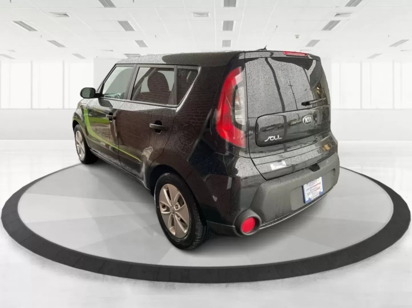 2016 Kia Soul Base (KNDJN2A25G7) with an 1.6L L4 DOHC 16V engine, 6A transmission, located at 1951 S Dayton Lakeview Rd., New Carlisle, OH, 45344, (937) 908-9800, 39.890999, -84.050255 - **Unleash Your Adventures with the 2016 Kia Soul at Advantage Car and Credit - Riverside!**<br /> <br /> Are you ready to elevate your daily commutes and weekend getaways? The 2016 Kia Soul is the perfect vehicle for those seeking a blend of style, comfort, and practicality. With its spacious interi - Photo#4