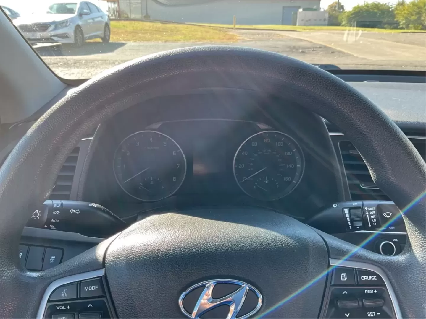 2018 Hyundai Elantra SEL (5NPD84LF6JH) with an Nu 2L I-4 DOHC engine, located at 4508 South Dixie Dr, Moraine, OH, 45439, (937) 908-9800, 39.689976, -84.218452 - **Elevate Your Daily Drive with the 2018 Hyundai Elantra SEL Perfect for Commuters and Families Alike!**<br /> <br /> Are you searching for a reliable and stylish vehicle that fits into your busy lifestyle? At Advantage Car and Credit - Piqua, we understand that finding the right car can be challen - Photo#15