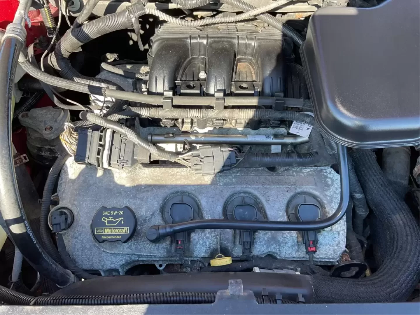 2010 Ford Edge SEL (2FMDK4JC1AB) with an Duratec 3.5L V-6 DOHC engine, located at 1230 East Main St, Xenia, OH, 45385, (937) 908-9800, 39.688026, -83.910172 - Are you in search of a family-friendly SUV that effortlessly combines style, comfort, and functionality? Look no further than this striking 2010 Ford Edge SEL at Advantage Car and Credit in Xenia, OH. Whether you're navigating daily commutes, planning weekend adventures with the family, or simply ru - Photo#11