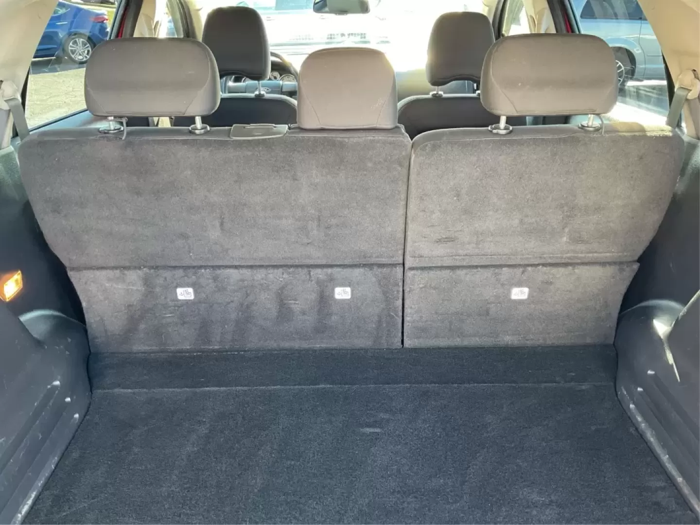 2010 Ford Edge SEL (2FMDK4JC1AB) with an Duratec 3.5L V-6 DOHC engine, located at 1230 East Main St, Xenia, OH, 45385, (937) 908-9800, 39.688026, -83.910172 - Are you in search of a family-friendly SUV that effortlessly combines style, comfort, and functionality? Look no further than this striking 2010 Ford Edge SEL at Advantage Car and Credit in Xenia, OH. Whether you're navigating daily commutes, planning weekend adventures with the family, or simply ru - Photo#12