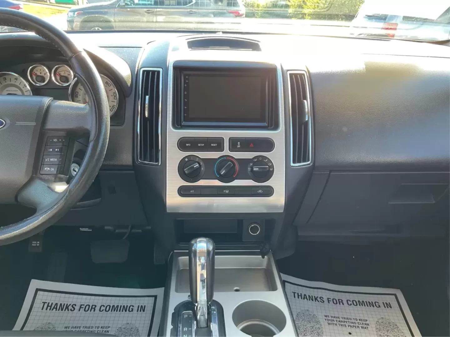 2010 Ford Edge SEL (2FMDK4JC1AB) with an Duratec 3.5L V-6 DOHC engine, located at 1230 East Main St, Xenia, OH, 45385, (937) 908-9800, 39.688026, -83.910172 - Are you in search of a family-friendly SUV that effortlessly combines style, comfort, and functionality? Look no further than this striking 2010 Ford Edge SEL at Advantage Car and Credit in Xenia, OH. Whether you're navigating daily commutes, planning weekend adventures with the family, or simply ru - Photo#13