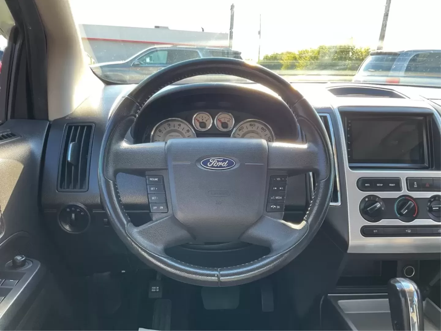 2010 Ford Edge SEL (2FMDK4JC1AB) with an Duratec 3.5L V-6 DOHC engine, located at 1230 East Main St, Xenia, OH, 45385, (937) 908-9800, 39.688026, -83.910172 - Are you in search of a family-friendly SUV that effortlessly combines style, comfort, and functionality? Look no further than this striking 2010 Ford Edge SEL at Advantage Car and Credit in Xenia, OH. Whether you're navigating daily commutes, planning weekend adventures with the family, or simply ru - Photo#16