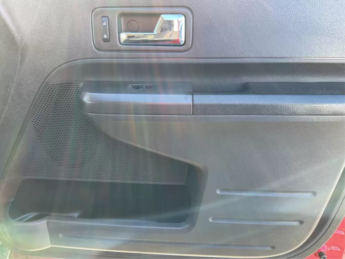 2010 Ford Edge SEL (2FMDK4JC1AB) with an Duratec 3.5L V-6 DOHC engine, located at 1230 East Main St, Xenia, OH, 45385, (937) 908-9800, 39.688026, -83.910172 - Are you in search of a family-friendly SUV that effortlessly combines style, comfort, and functionality? Look no further than this striking 2010 Ford Edge SEL at Advantage Car and Credit in Xenia, OH. Whether you're navigating daily commutes, planning weekend adventures with the family, or simply ru - Photo#20