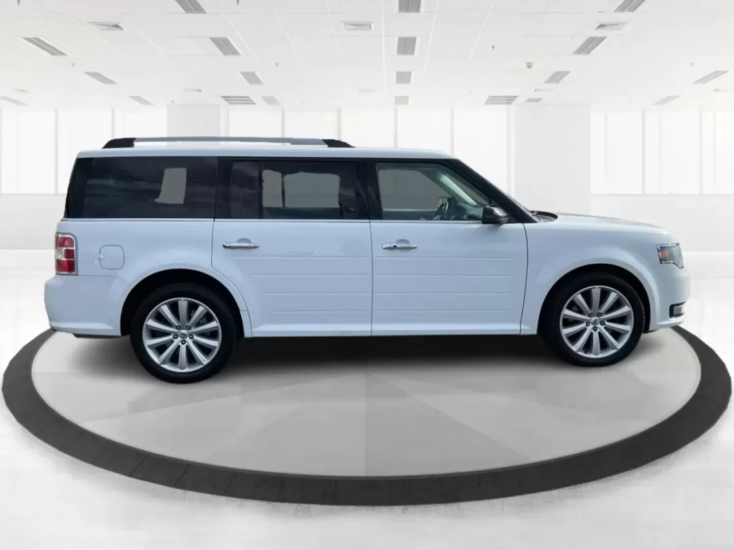 2015 Ford Flex SEL (2FMHK6C89FB) with an 3.5L V-6 DOHC engine, located at 4508 South Dixie Dr, Moraine, OH, 45439, (937) 908-9800, 39.689976, -84.218452 - **Embrace Adventures with the 2015 Ford Flex SEL at Advantage Car and Credit - Moraine!**<br /> <br /> Are you ready to elevate your lifestyle? The 2015 Ford Flex SEL is the perfect blend of comfort, versatility, and style, making it ideal for families and adventurers alike. Whether you're navigatin - Photo#1