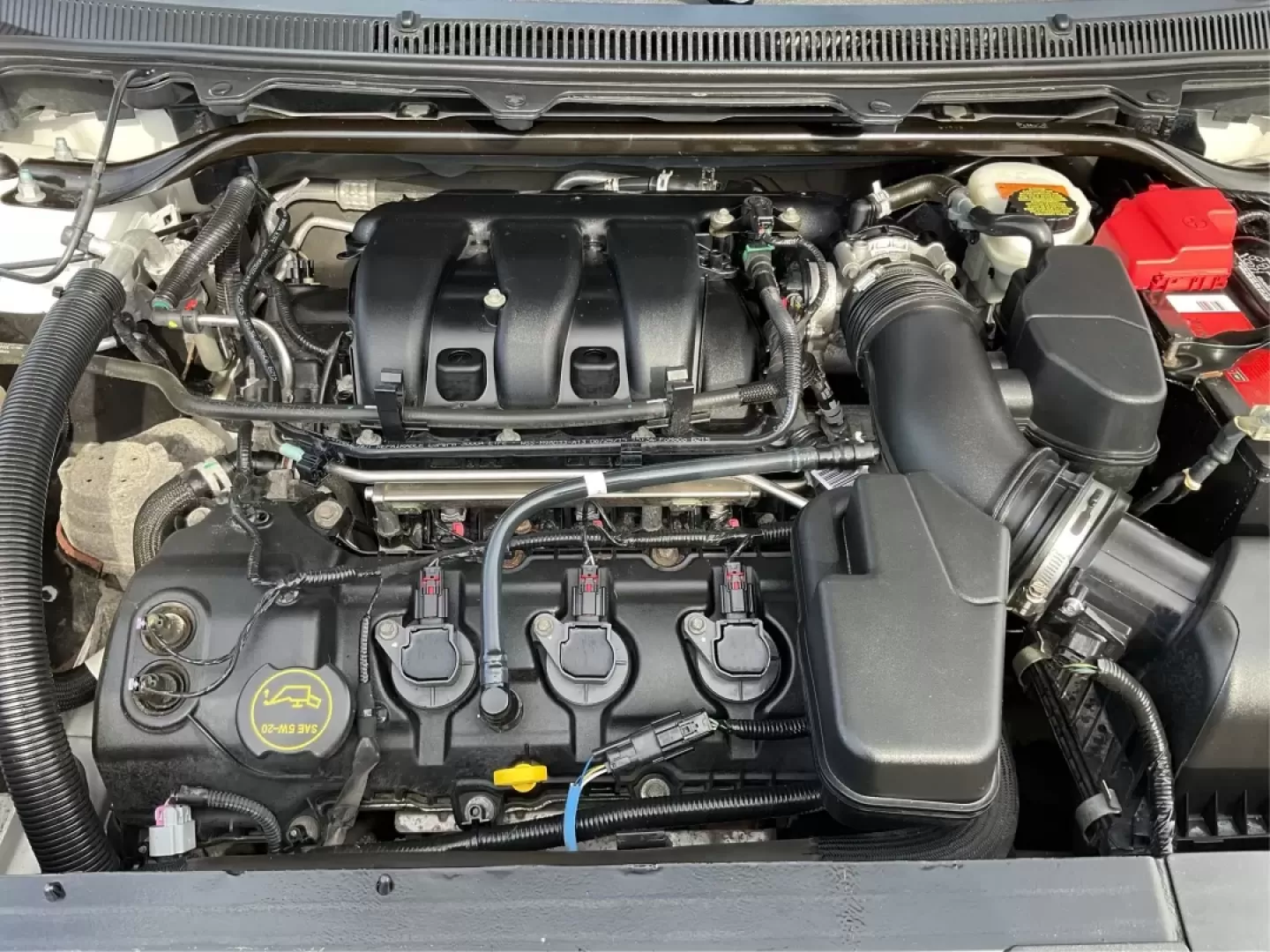 2015 Ford Flex SEL (2FMHK6C89FB) with an 3.5L V-6 DOHC engine, located at 4508 South Dixie Dr, Moraine, OH, 45439, (937) 908-9800, 39.689976, -84.218452 - **Embrace Adventures with the 2015 Ford Flex SEL at Advantage Car and Credit - Moraine!**<br /> <br /> Are you ready to elevate your lifestyle? The 2015 Ford Flex SEL is the perfect blend of comfort, versatility, and style, making it ideal for families and adventurers alike. Whether you're navigatin - Photo#11