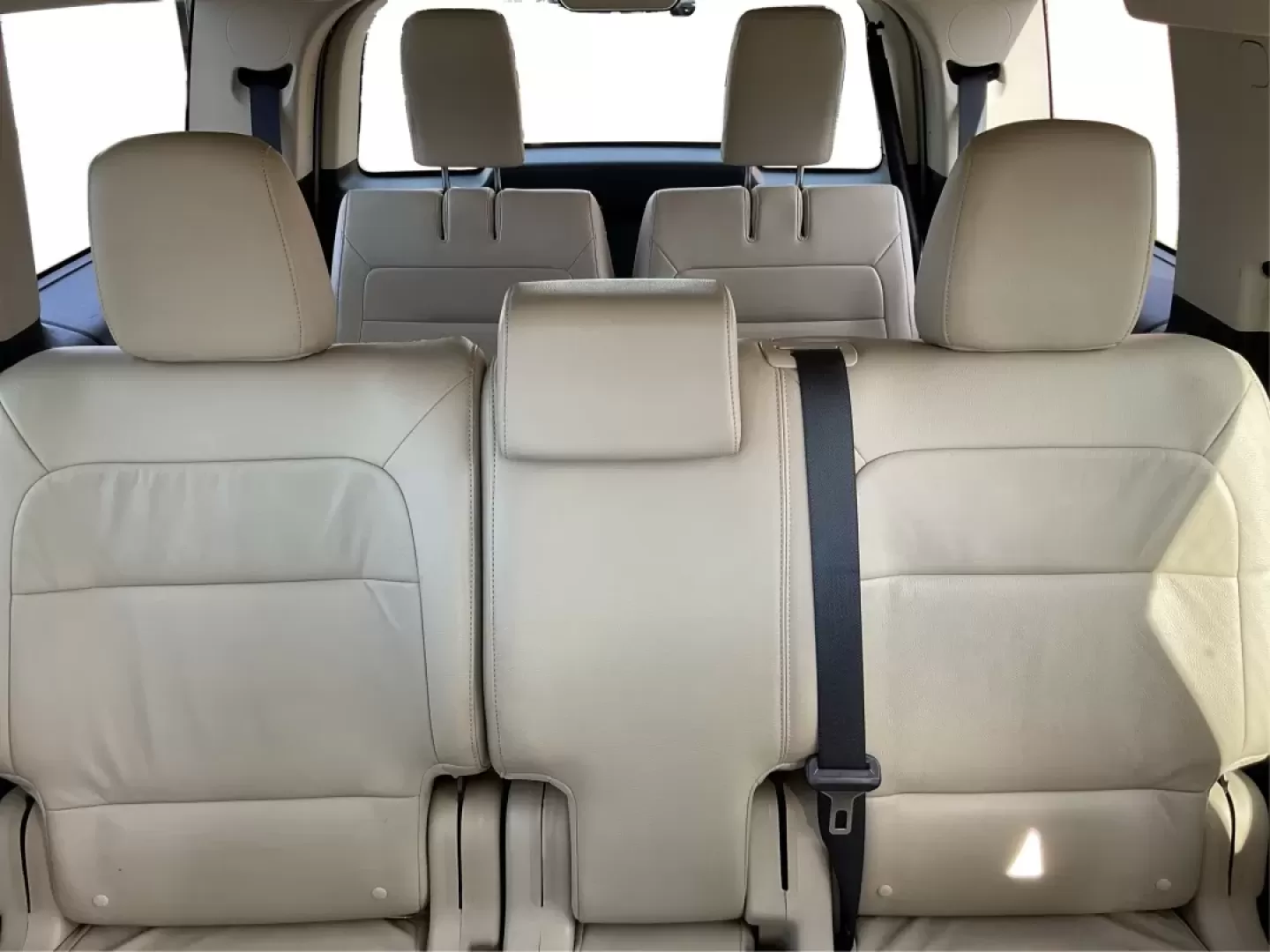 2015 Ford Flex SEL (2FMHK6C89FB) with an 3.5L V-6 DOHC engine, located at 4508 South Dixie Dr, Moraine, OH, 45439, (937) 908-9800, 39.689976, -84.218452 - **Embrace Adventures with the 2015 Ford Flex SEL at Advantage Car and Credit - Moraine!**<br /> <br /> Are you ready to elevate your lifestyle? The 2015 Ford Flex SEL is the perfect blend of comfort, versatility, and style, making it ideal for families and adventurers alike. Whether you're navigatin - Photo#14