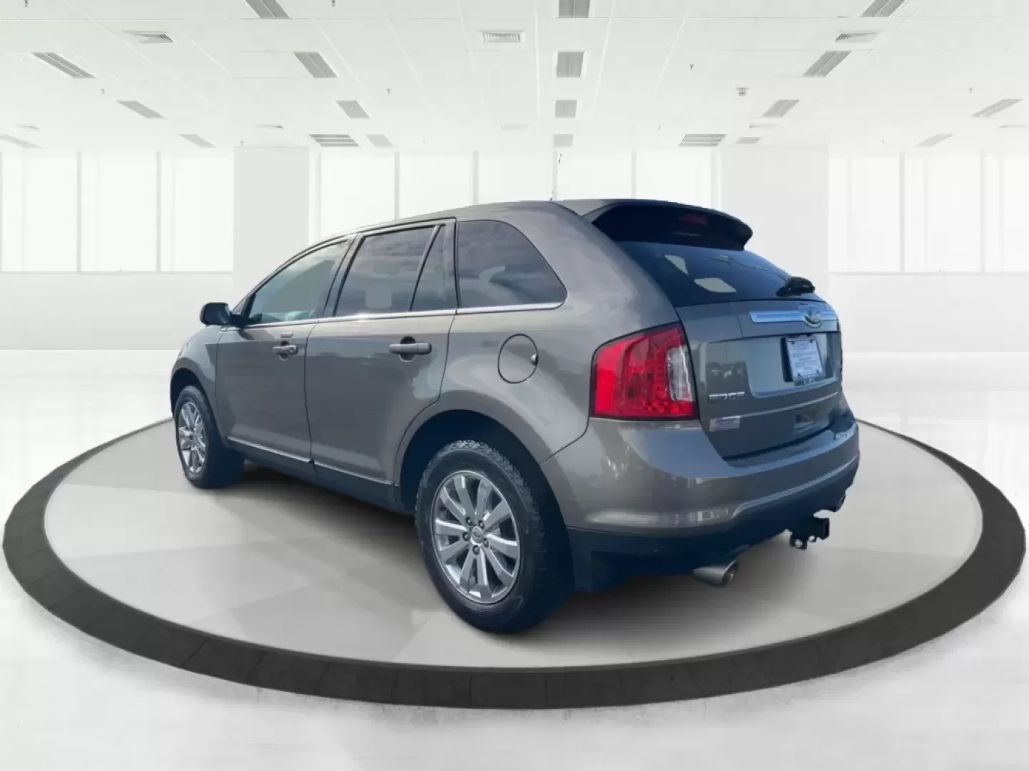 2013 Ford Edge Limited (2FMDK4KC5DB) with an 3.5L V-6 DOHC engine, located at 4508 South Dixie Dr, Moraine, OH, 45439, (937) 908-9800, 39.689976, -84.218452 - **Elevate Your Lifestyle with the 2013 Ford Edge Limited at Advantage Car and Credit - Moraine!**<br /> <br /> Are you searching for the perfect SUV that effortlessly blends comfort, functionality, and style? Look no further than the 2013 Ford Edge Limited, available now at Advantage Car and Credit - Photo#4