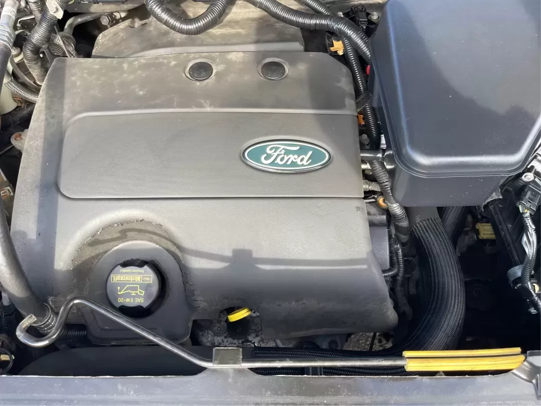 2013 Ford Edge Limited (2FMDK4KC5DB) with an 3.5L V-6 DOHC engine, located at 4508 South Dixie Dr, Moraine, OH, 45439, (937) 908-9800, 39.689976, -84.218452 - **Elevate Your Lifestyle with the 2013 Ford Edge Limited at Advantage Car and Credit - Moraine!**<br /> <br /> Are you searching for the perfect SUV that effortlessly blends comfort, functionality, and style? Look no further than the 2013 Ford Edge Limited, available now at Advantage Car and Credit - Photo#11