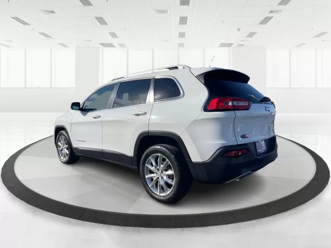 2014 Jeep Cherokee Limited (1C4PJLDB2EW) with an Other engine, located at 1230 East Main St, Xenia, OH, 45385, (937) 908-9800, 39.688026, -83.910172 - **Unleash Your Adventurous Spirit with the 2014 Jeep Cherokee Limited!**<br /> <br /> Are you ready to enhance your lifestyle with a vehicle that perfectly balances comfort, capability, and style? Look no further than the 2014 Jeep Cherokee Limited, available now at Advantage Car and Credit in Xenia - Photo#4