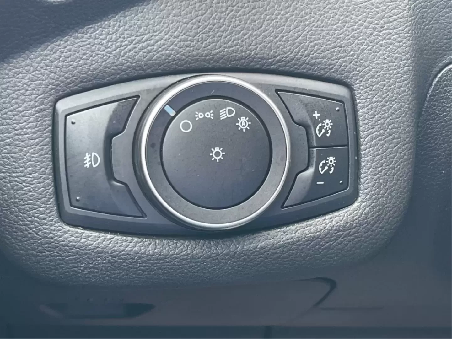 2016 Ford Escape SE (1FMCU0G97GU) with an Other engine, located at 1184 Kauffman Ave, Fairborn, OH, 45324, (937) 908-9800, 39.807072, -84.030914 - ### Discover the Adventure-Ready 2016 Ford Escape SE at Advantage Car and Credit - Fairborn!<br /> <br /> Are you looking for a compact SUV that fits perfectly into your busy lifestyle? The 2016 Ford Escape SE is your ticket to weekend adventures, family outings, or daily commutes while offering com - Photo#16