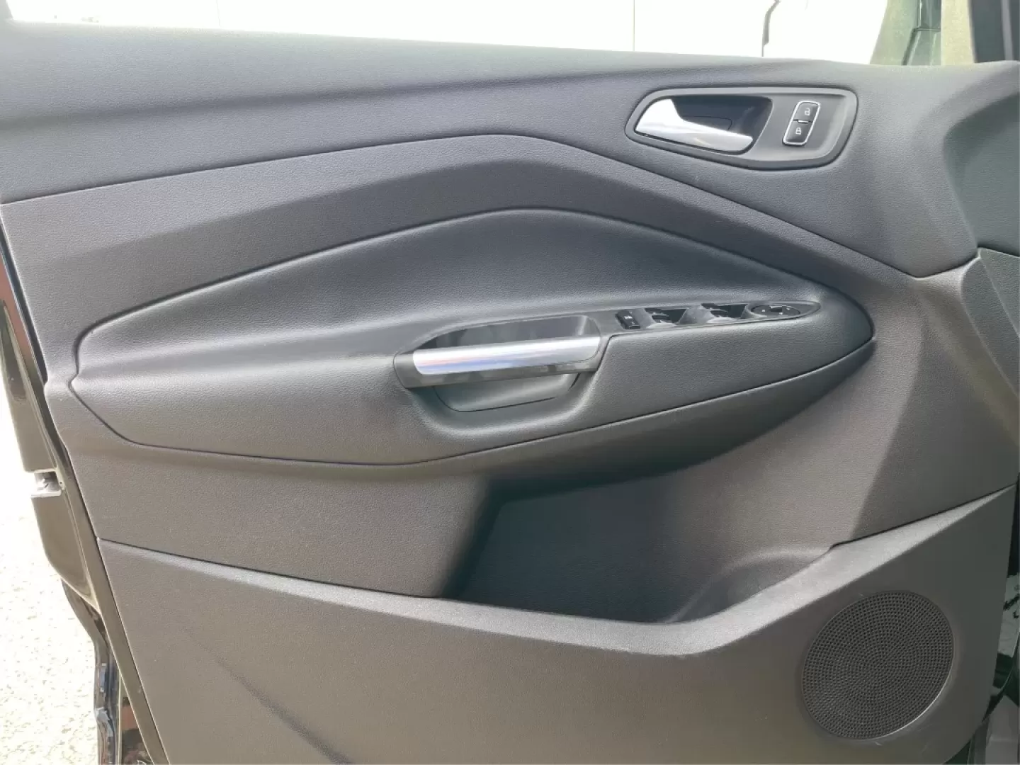 2016 Ford Escape SE (1FMCU0G97GU) with an Other engine, located at 1184 Kauffman Ave, Fairborn, OH, 45324, (937) 908-9800, 39.807072, -84.030914 - ### Discover the Adventure-Ready 2016 Ford Escape SE at Advantage Car and Credit - Fairborn!<br /> <br /> Are you looking for a compact SUV that fits perfectly into your busy lifestyle? The 2016 Ford Escape SE is your ticket to weekend adventures, family outings, or daily commutes while offering com - Photo#18