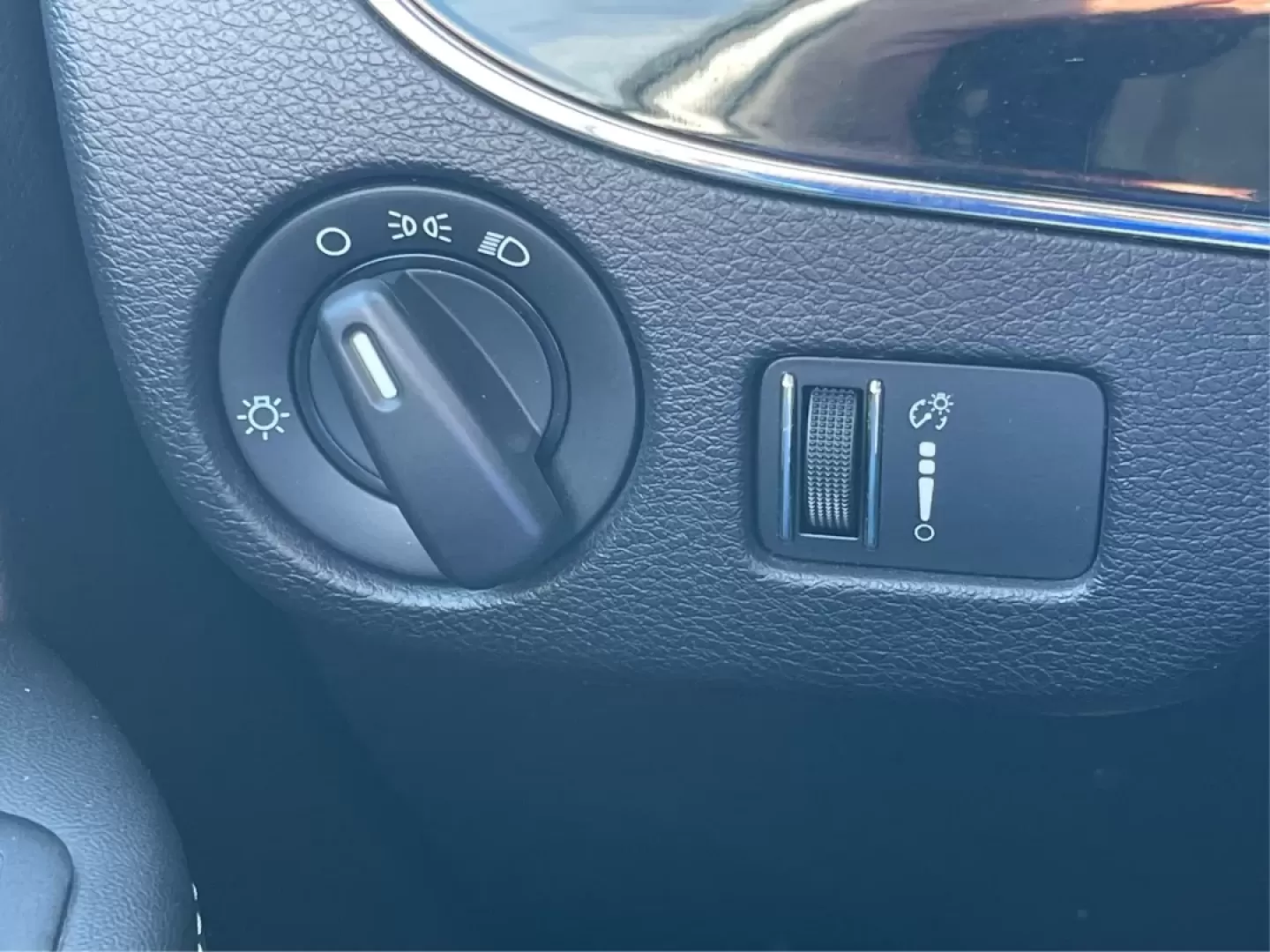 2017 Dodge Grand Caravan SE Plus (2C4RDGBGXHR) with an Pentastar 3.6L V-6 DOHC engine, located at 401 Woodman Dr, Riverside, OH, 45431, (937) 908-9800, 39.760899, -84.123421 - Are you ready to hit the road for family adventures or daily commutes? The 2017 Dodge Grand Caravan SE Plus is your ideal companion, blending comfort, versatility, and reliability in one stylish package. Perfect for growing families or anyone in need of a spacious ride, this passenger van is designe - Photo#17