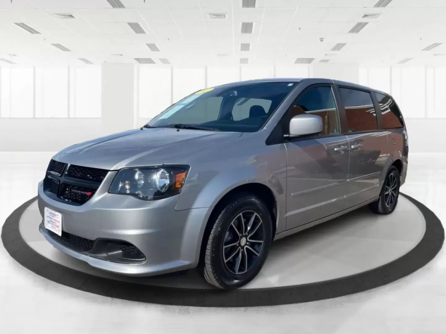 2017 Dodge Grand Caravan SE Plus (2C4RDGBGXHR) with an Pentastar 3.6L V-6 DOHC engine, located at 1230 East Main St, Xenia, OH, 45385, (937) 908-9800, 39.688026, -83.910172 - Are you ready to hit the road for family adventures or daily commutes? The 2017 Dodge Grand Caravan SE Plus is your ideal companion, blending comfort, versatility, and reliability in one stylish package. Perfect for growing families or anyone in need of a spacious ride, this passenger van is designe - Photo#8