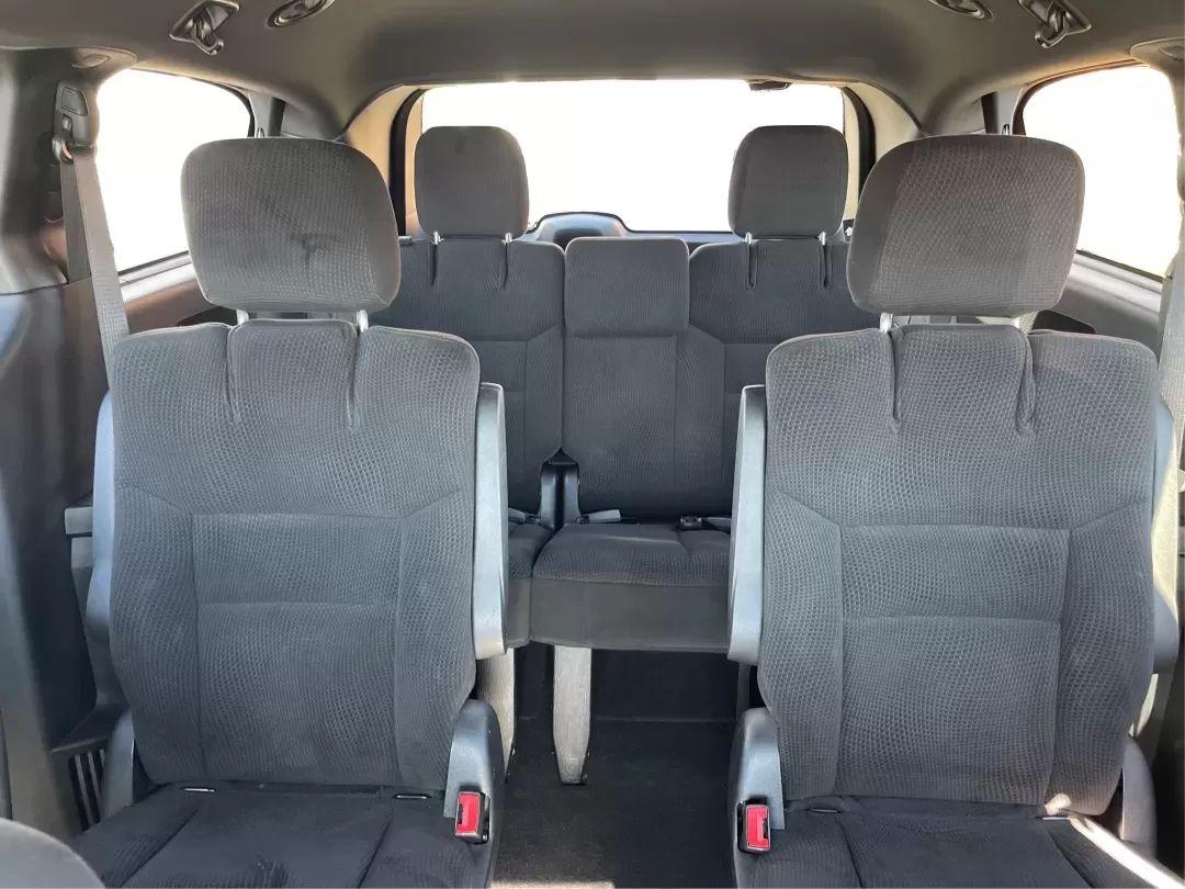 2017 Dodge Grand Caravan SE Plus (2C4RDGBGXHR) with an Pentastar 3.6L V-6 DOHC engine, located at 1230 East Main St, Xenia, OH, 45385, (937) 908-9800, 39.688026, -83.910172 - Are you ready to hit the road for family adventures or daily commutes? The 2017 Dodge Grand Caravan SE Plus is your ideal companion, blending comfort, versatility, and reliability in one stylish package. Perfect for growing families or anyone in need of a spacious ride, this passenger van is designe - Photo#14