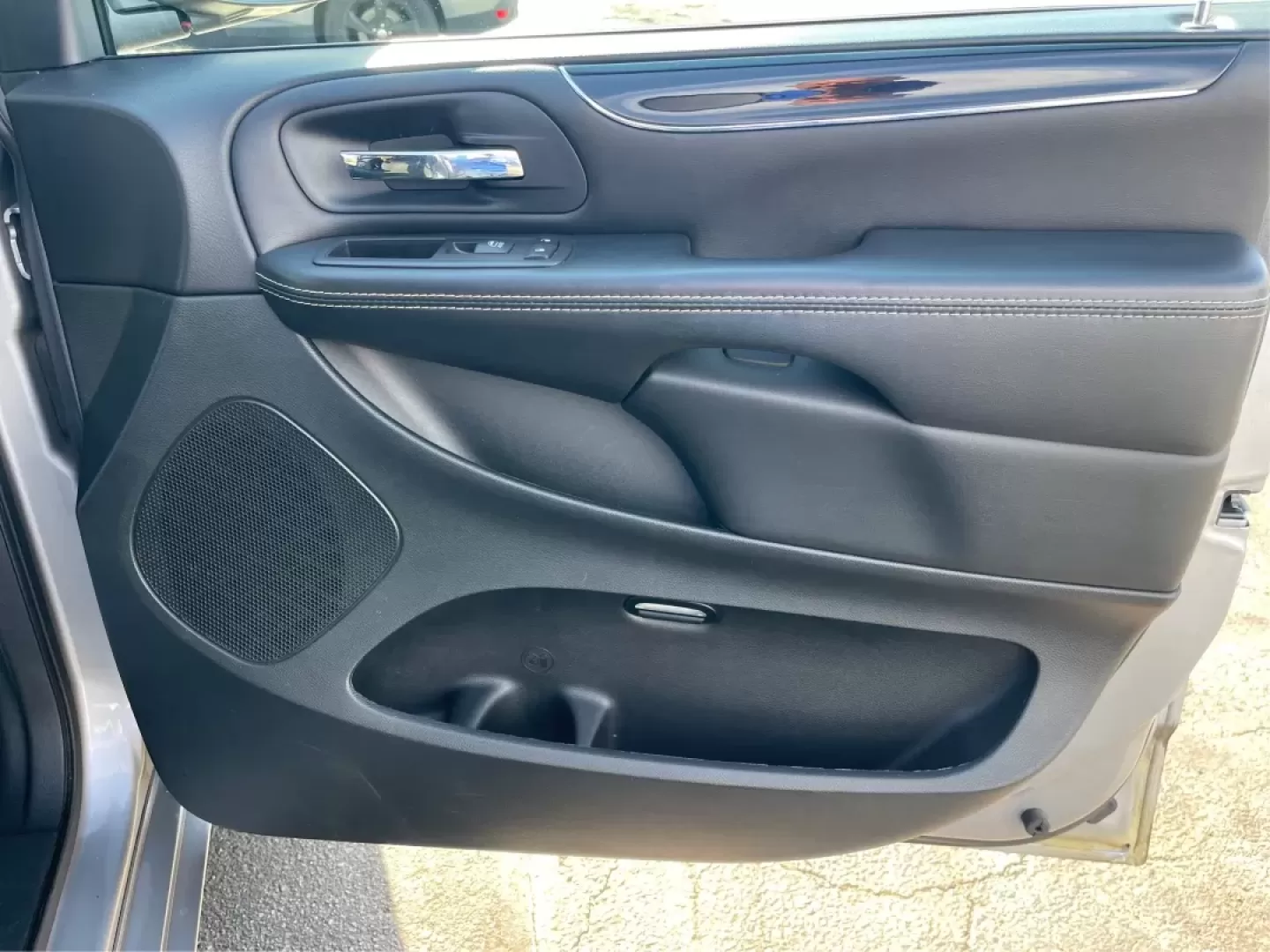 2017 Dodge Grand Caravan SE Plus (2C4RDGBGXHR) with an Pentastar 3.6L V-6 DOHC engine, located at 1230 East Main St, Xenia, OH, 45385, (937) 908-9800, 39.688026, -83.910172 - Are you ready to hit the road for family adventures or daily commutes? The 2017 Dodge Grand Caravan SE Plus is your ideal companion, blending comfort, versatility, and reliability in one stylish package. Perfect for growing families or anyone in need of a spacious ride, this passenger van is designe - Photo#20