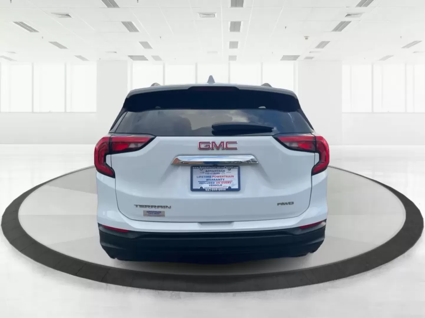 2018 GMC Terrain SLE (3GKALTEV3JL) with an Other engine, located at 8750 N County Rd 25A, Piqua, OH, 45356, (937) 908-9800, 40.164391, -84.232513 - **Adventure Awaits with the 2018 GMC Terrain SLE at Advantage Car and Credit - Piqua!**<br /> <br /> Are you on the lookout for a versatile SUV that adapts to your lifestyle, whether you're taking the kids to school, heading to work, or embarking on a weekend getaway? Look no further! The 2018 GMC T - Photo#3